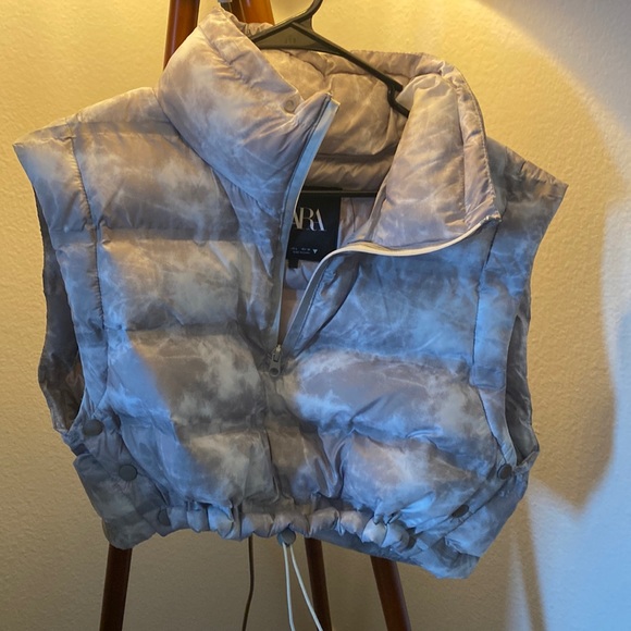 Zara Jackets & Blazers - Zara crop puffer vest